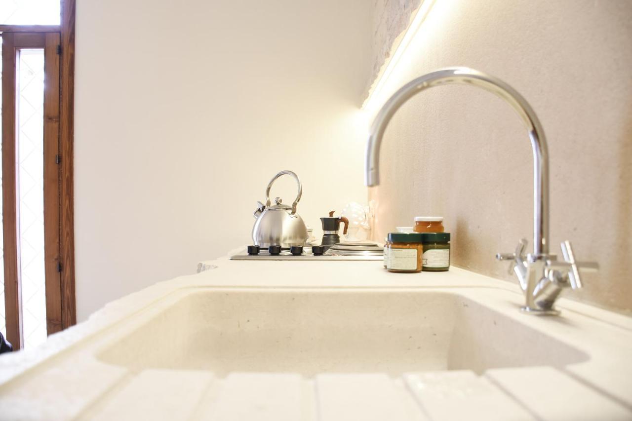 Trulli E Puglia Luxury Suite アルベロベッロ エクステリア 写真
